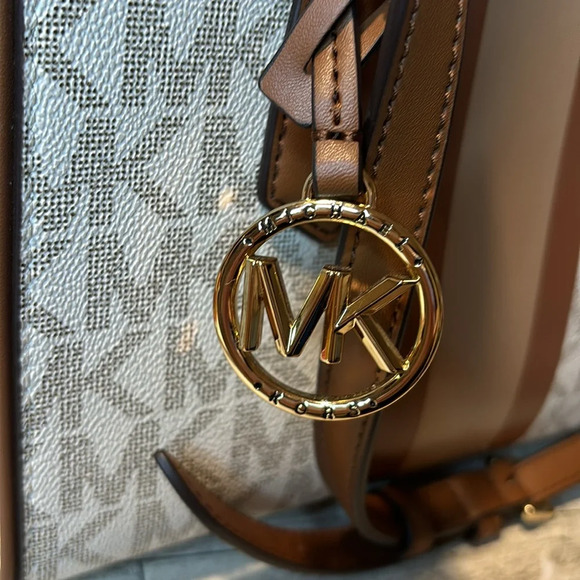 Michael Kors Satchel - Picture 3 of 10
